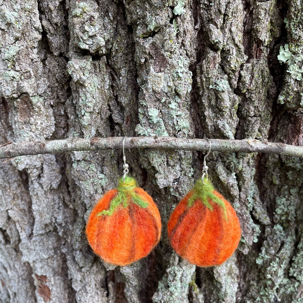 Hand crafted needle felted artisan pumpkin earrings unique one of a kind autumn - Picture 7 of 13